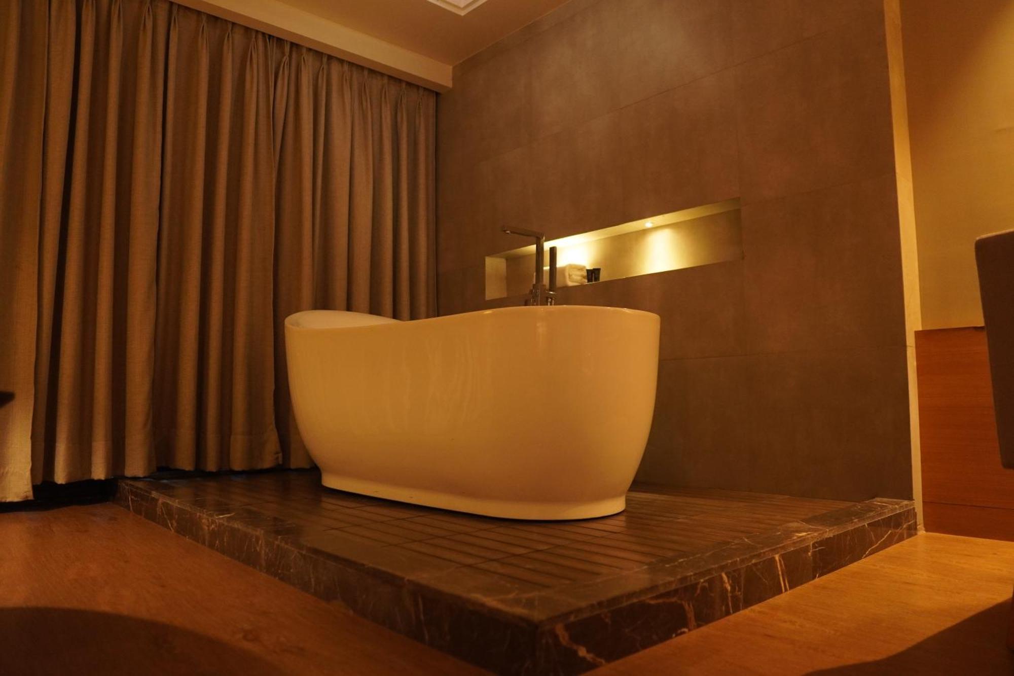 Kiranshree Grand Otel Guwahati Dış mekan fotoğraf