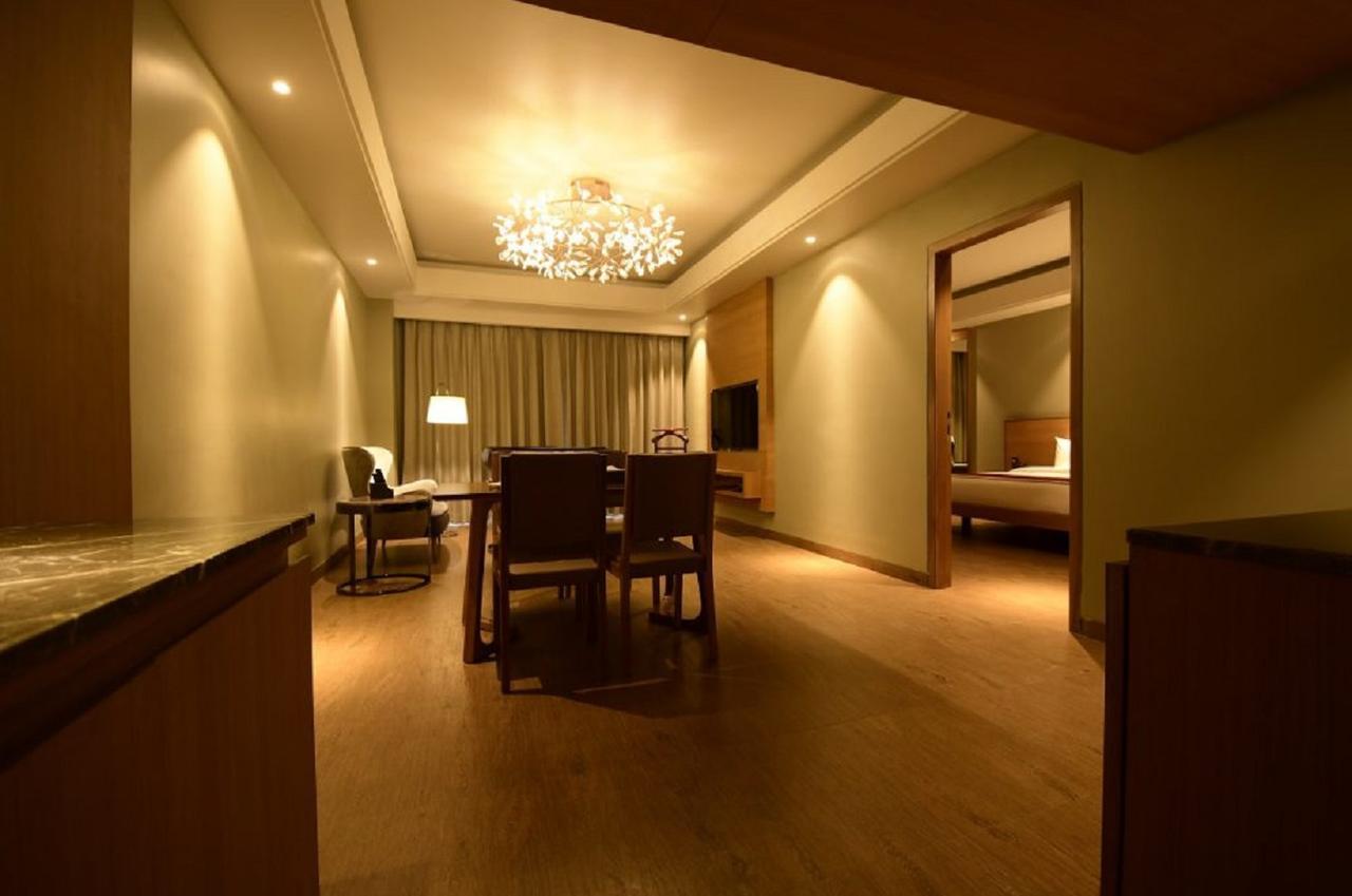 Kiranshree Grand Otel Guwahati Dış mekan fotoğraf