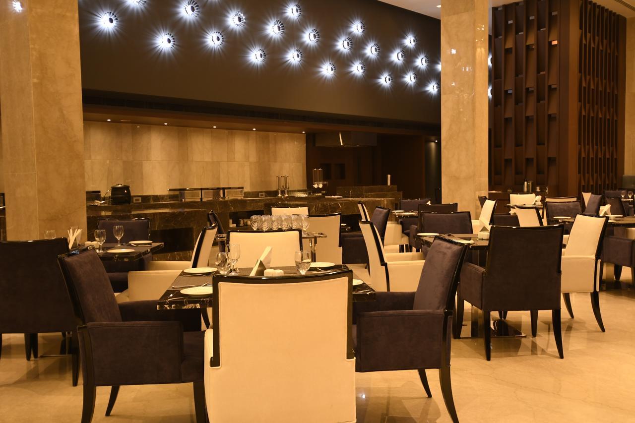 Kiranshree Grand Otel Guwahati Dış mekan fotoğraf